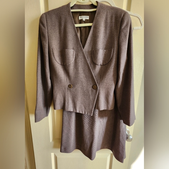 Giorgio Armani Other - (SALE/CCO) VINTAGE GIORGIO ARMANI Women's 2 Pce Suit | Blazer &Skirt | Size S 🤎